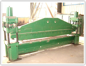 本廠(chǎng)研發(fā)6m******多用液壓機